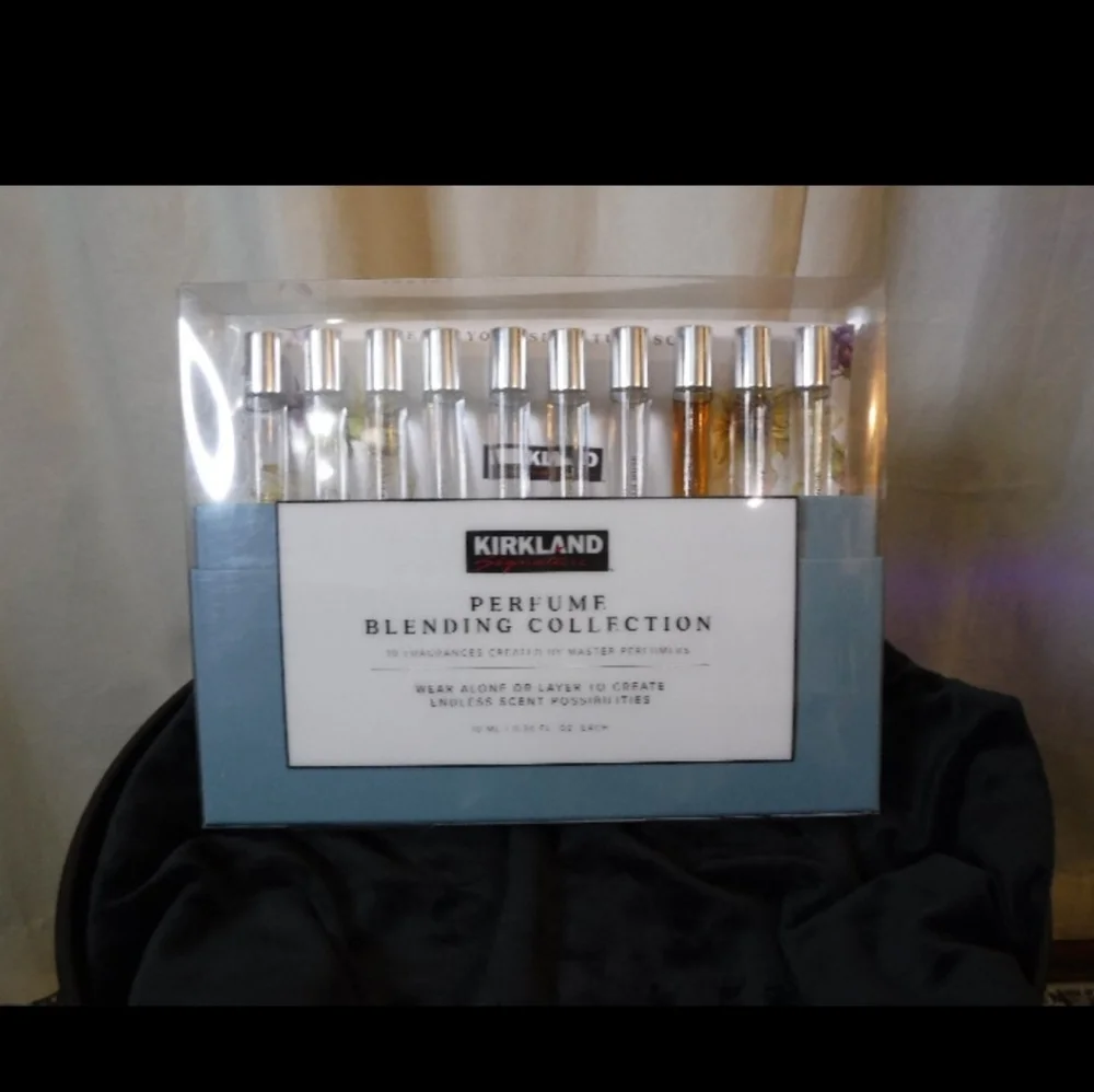 Kirkland Signature Perfum Blending Collection - Picture 1 of 4